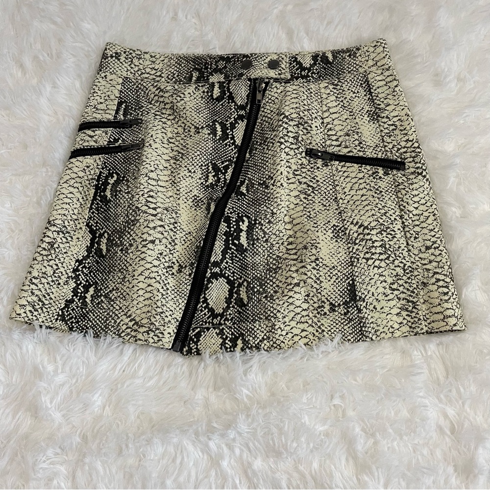 Redberry Fashion snake print skirt size medium